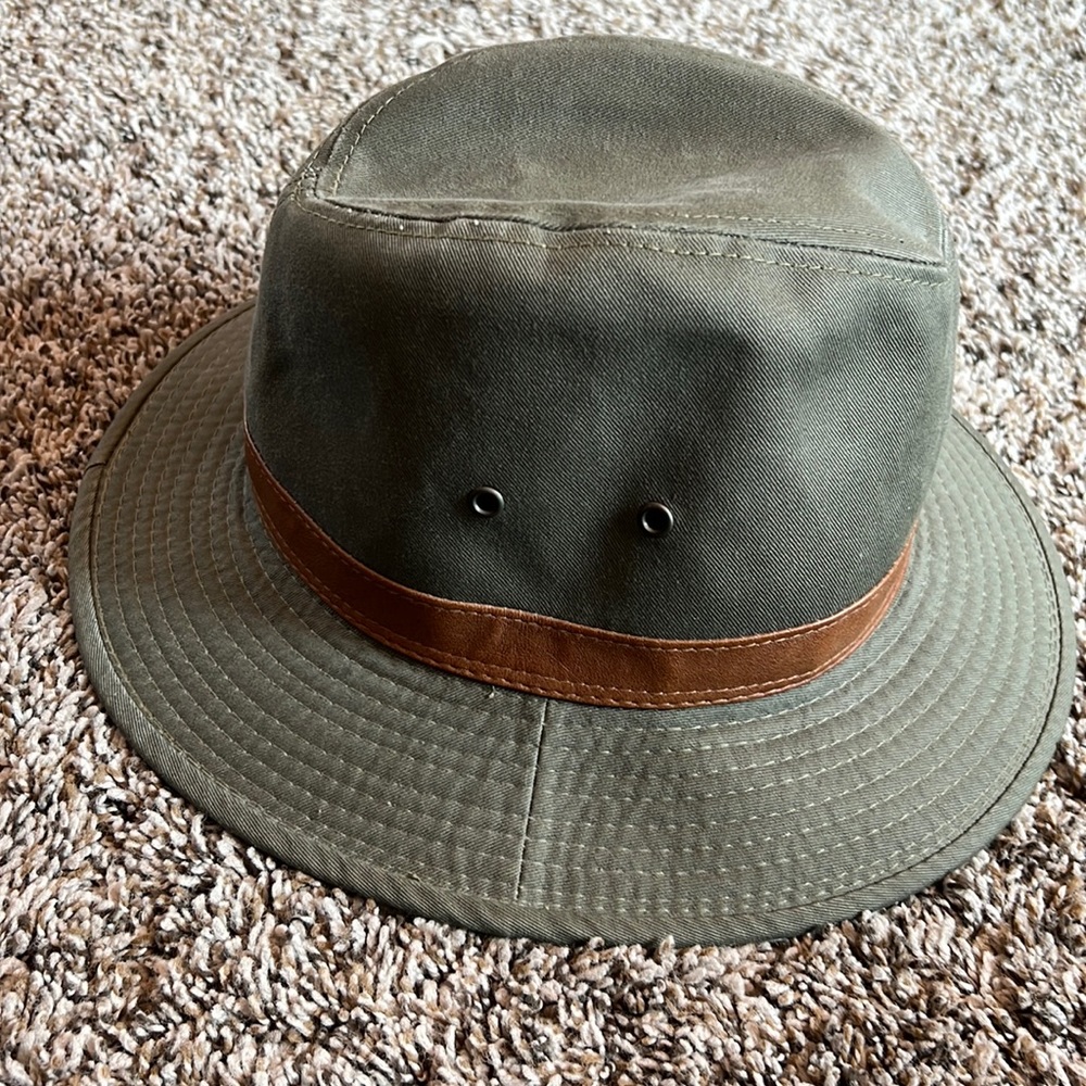 Men’s Scala Classico olive green hat, like new